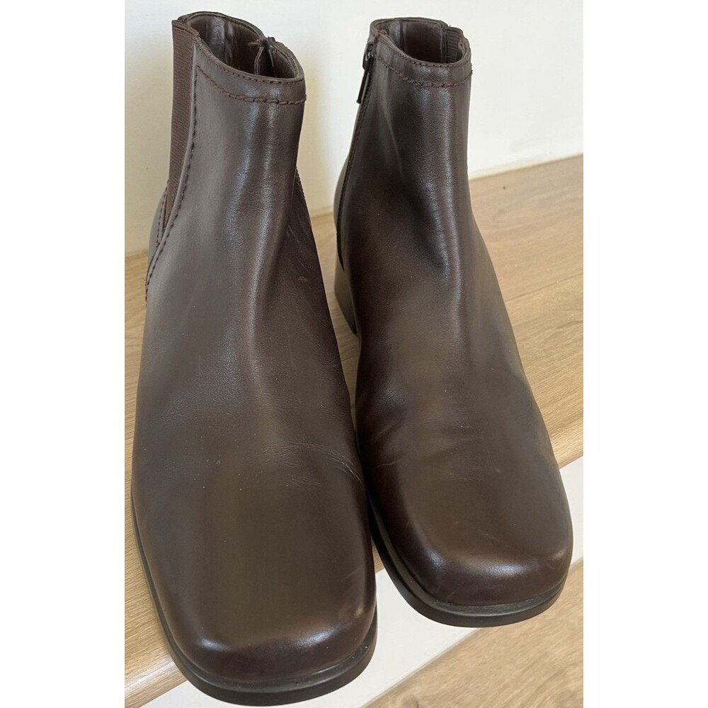 Partners Chelsea Brown Leather Block Heel Booties Womens Sz 9  90’s Minimalist